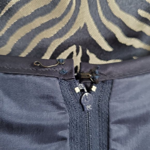 Jessica McClintock Sz 4 Dress Mini Zebra Stripe Fitted Strapless Navy Satin Trim - Picture 13 of 13